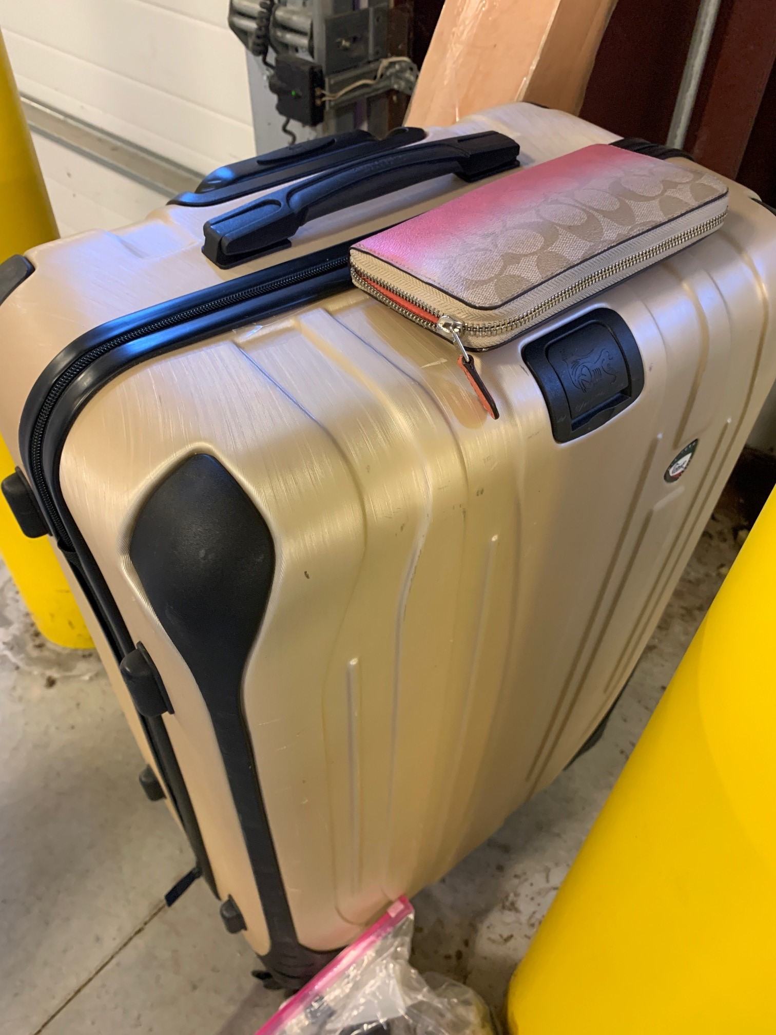 luggage.jpg